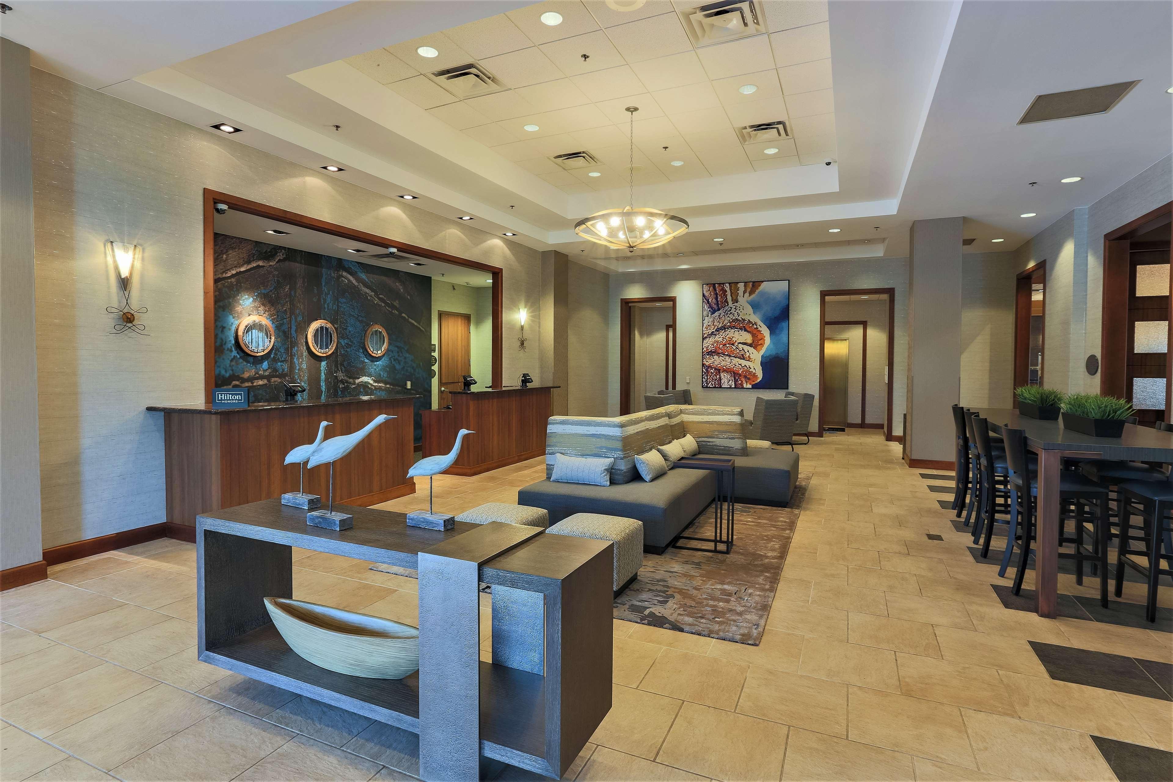 Doubletree By Hilton Bay City - Riverfront Exterior photo