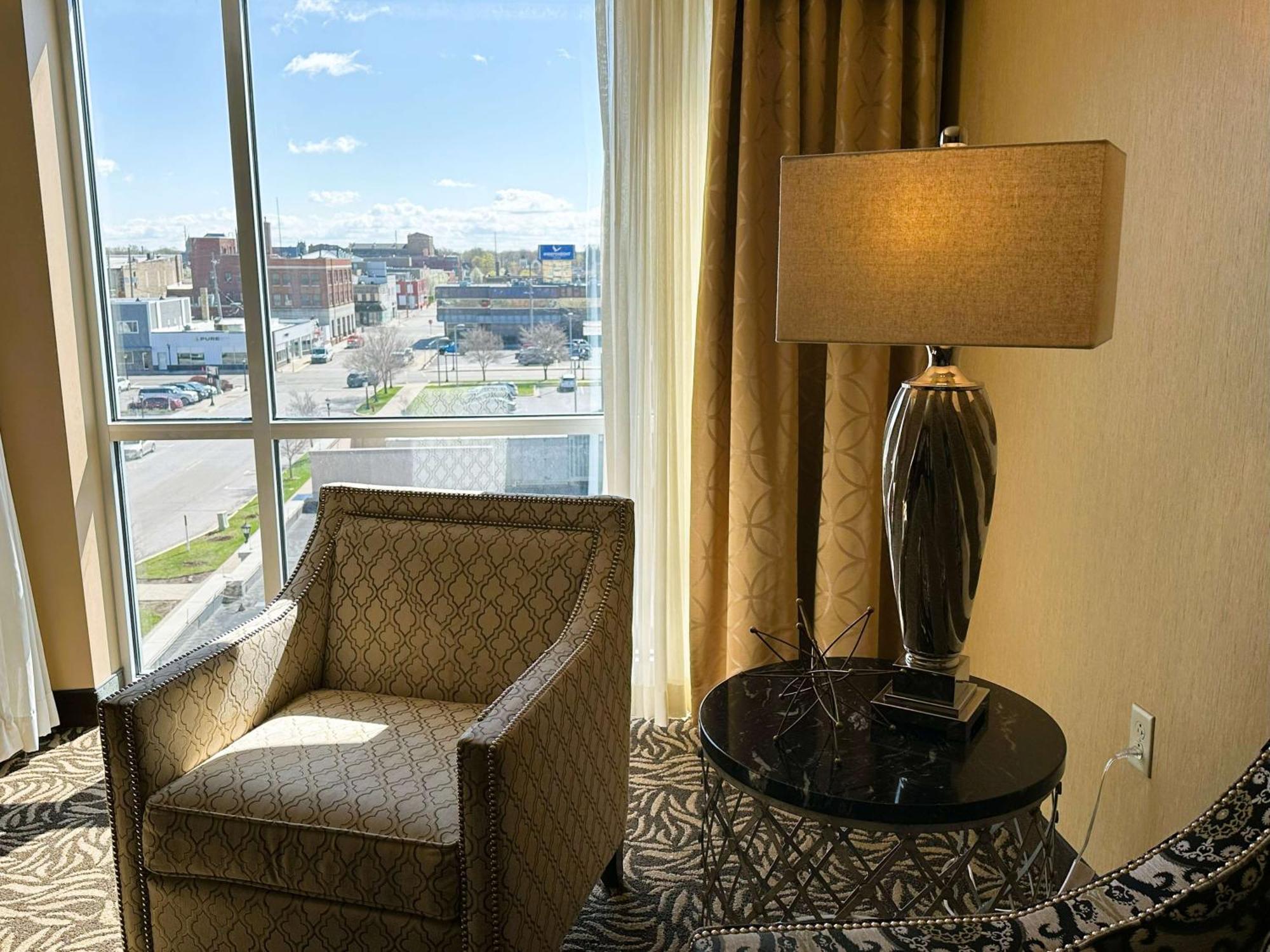 Doubletree By Hilton Bay City - Riverfront Exterior photo